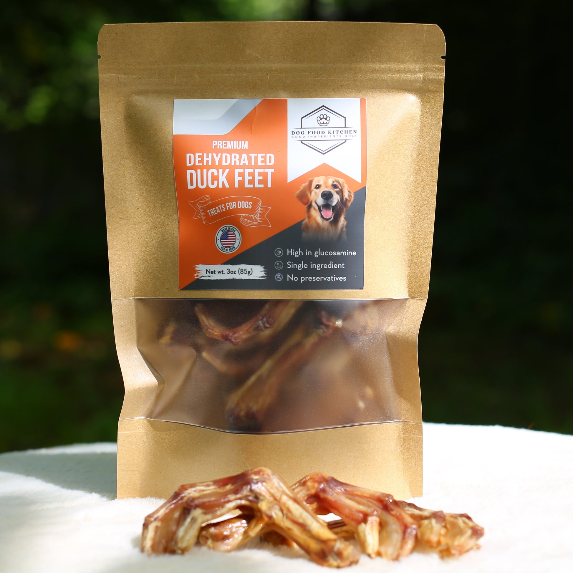 Dehydrated duck feet for dogs with sample
